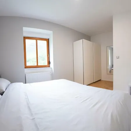 Hisa Urska Log pod Mangartom