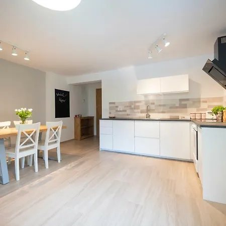 Hisa Urska * Log pod Mangartom